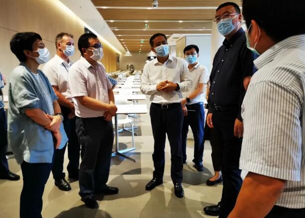 區(qū)領導調研深圳會展中心復工復產(chǎn)情況 區(qū)領導調研深圳會展中心復工復產(chǎn)情況