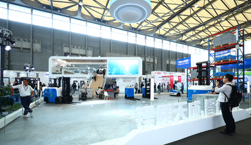 比亞迪叉車大型展臺(tái)設(shè)計(jì)搭建