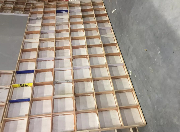 北京展會(huì)搭建設(shè)計(jì)中展臺(tái)板墻結(jié)構(gòu)如何制作的?