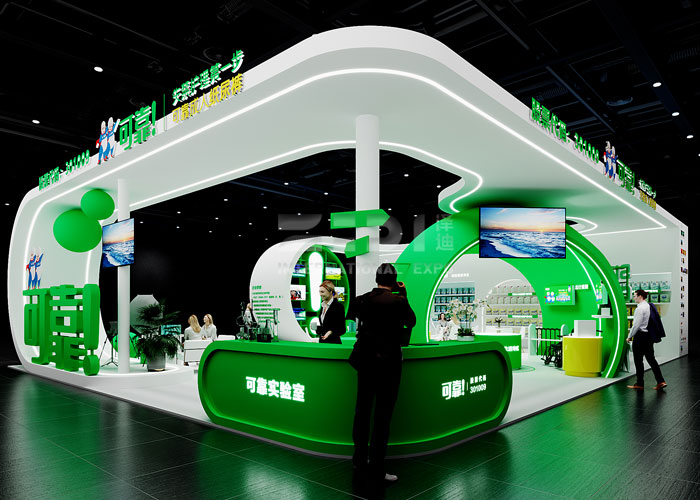 如何確保展位設計中的顏色和品牌形象保持一致？